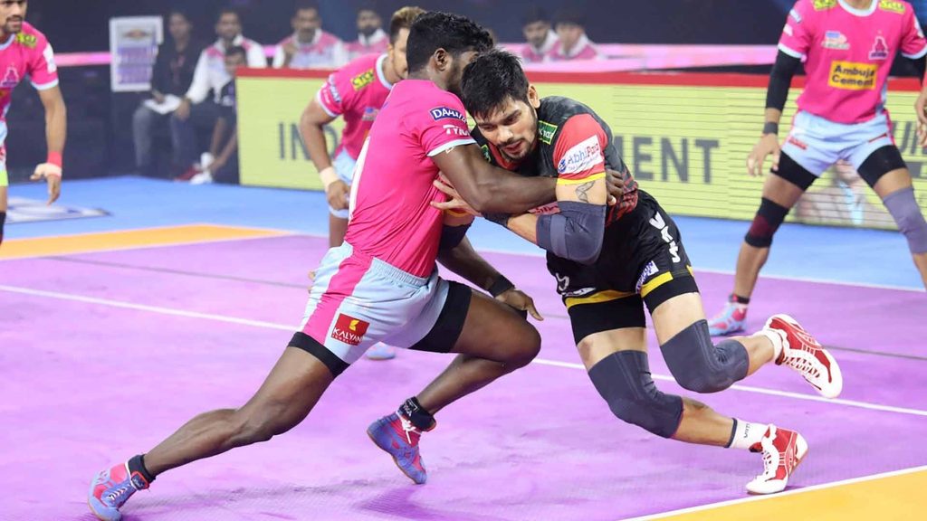 Rohit Kumar led the Bengaluru Bulls charge against Jaipur Pink Panthers with a Super 10.