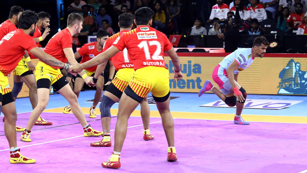 Match 44: Gujarat Fortunegiants vs Jaipur Pink Panthers Match 44: Gujarat Fortunegiants vs Jaipur Pink Panthers