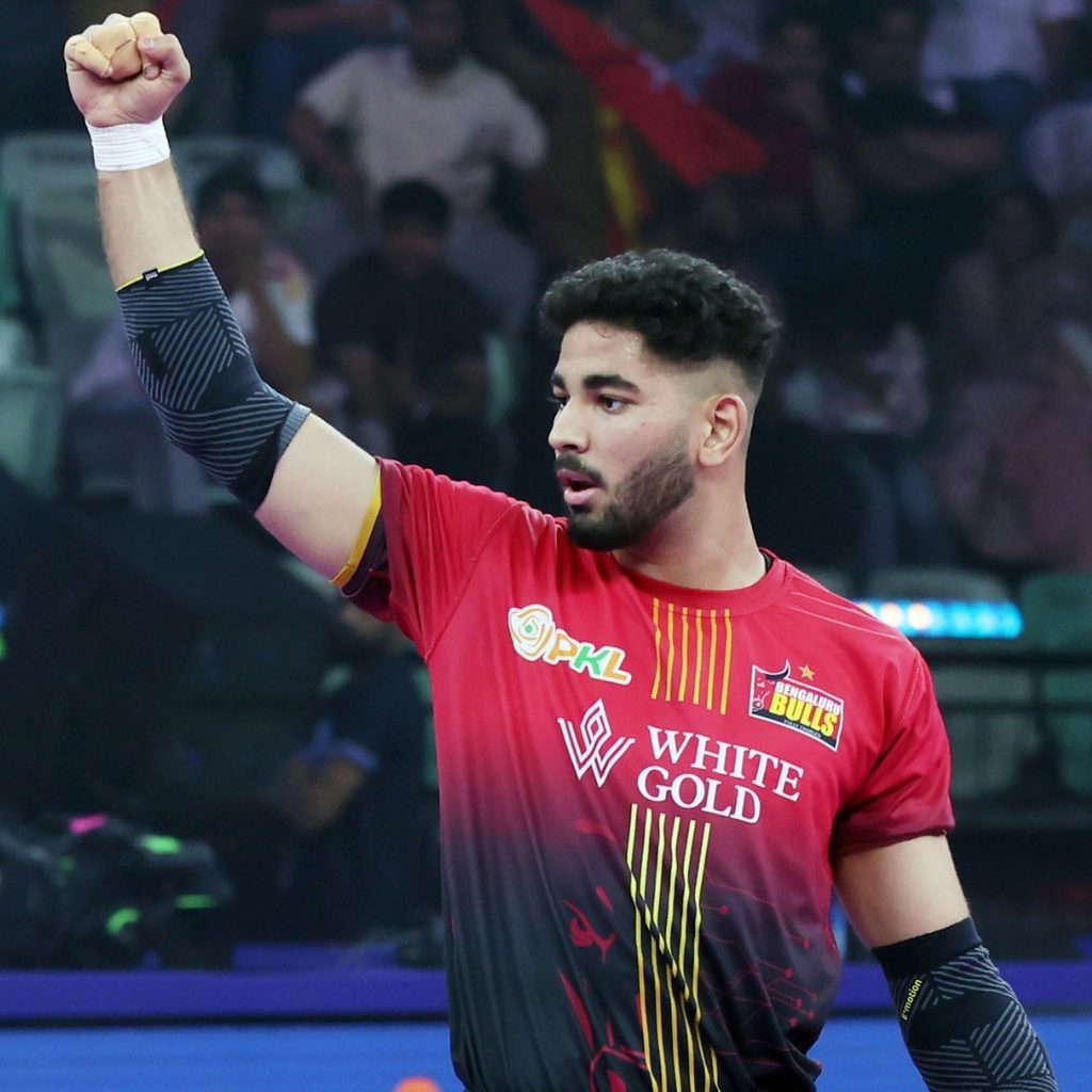 Alireza Mirzaian celebrating