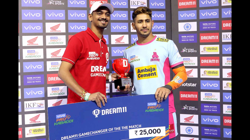 Match 44: Gujarat Fortunegiants vs Jaipur Pink Panthers Match 44: Gujarat Fortunegiants vs Jaipur Pink Panthers