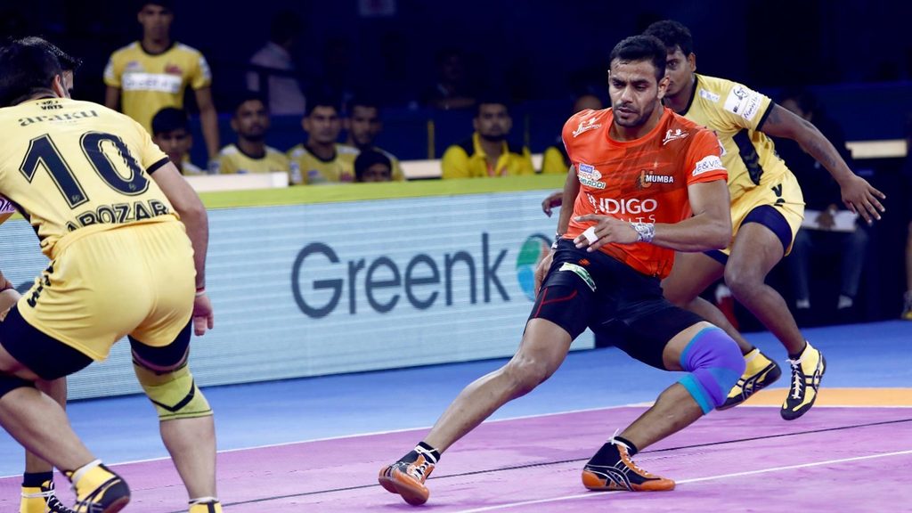 U Mumba’s Abhishek Singh in action in vivo Pro Kabaddi Season 7.