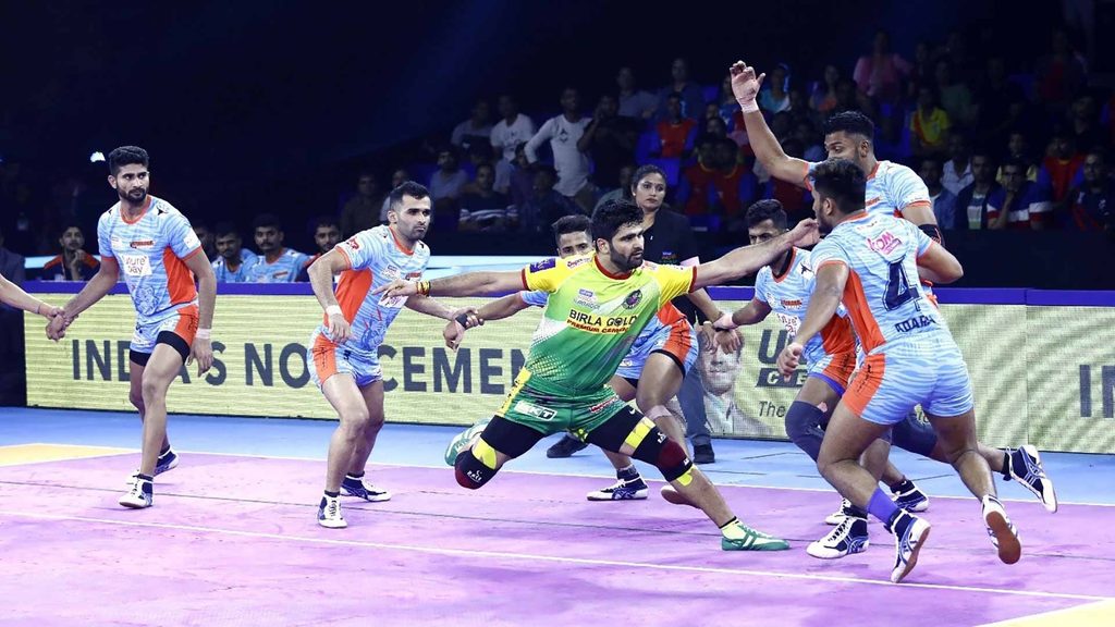 Pardeep Narwal turned on the style as Patna Pirates beat Bengal Warriors to finish their season with a victory.