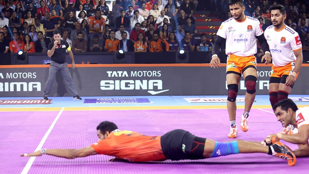 Surjeet Singh with an unsuccessful tackle during U Mumba’s clash with Puneri Paltan