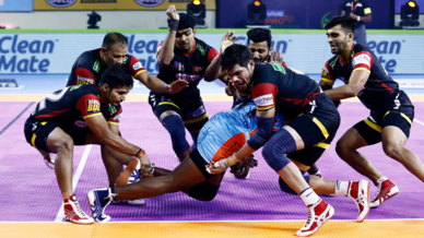 Match 24: Bengal Warriros vs Bengaluru Bulls Match 24: Bengal Warriros vs Bengaluru Bulls