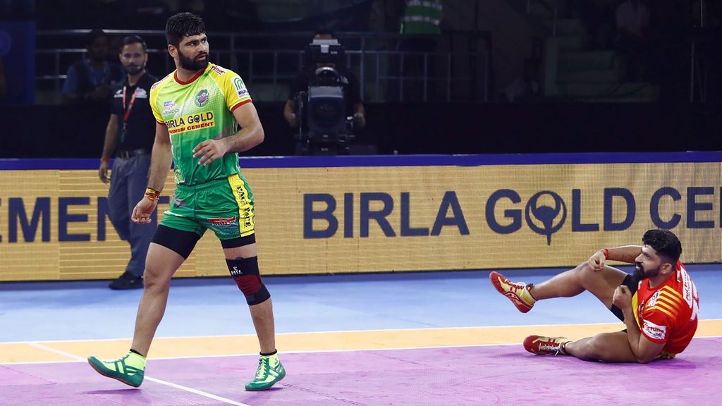 Pardeep Narwal became the first man to score 950 points in vivo Pro Kabaddi.