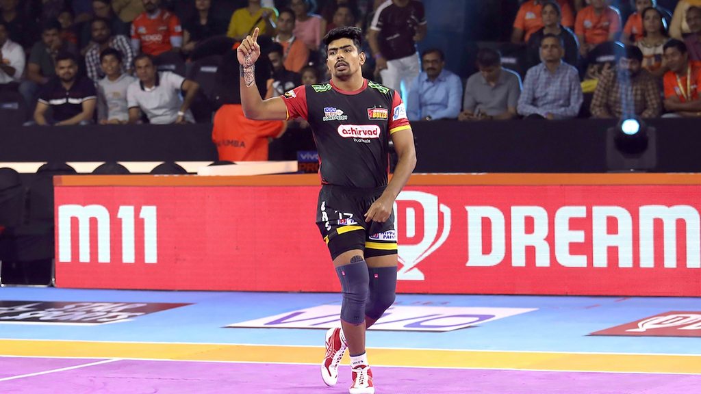 Bengaluru Bulls’ Pawan ‘Hi-Flyer’ Sehrawat recorded a Super 10 against U Mumba.