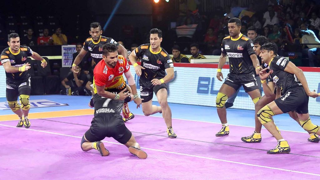 Telugu Titans’ defence scored 16 tackle points to bring them victory over Gujarat Fortunegiants.