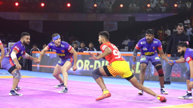 Match 20: Gujarat Fortunegiants vs Dabang Delhi K.C. Match 20: Gujarat Fortunegiants vs Dabang Delhi K.C.