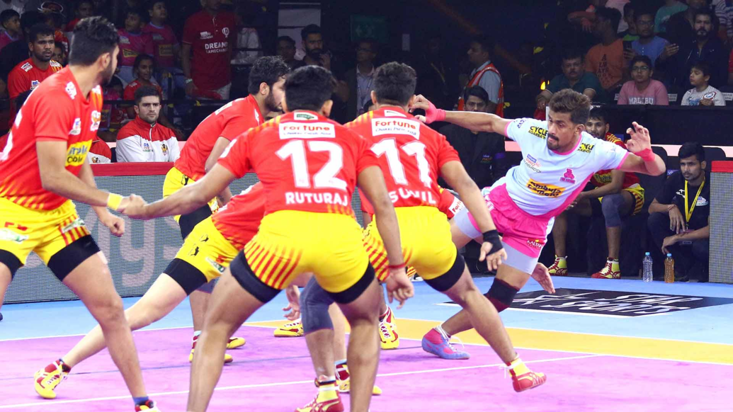 Match 44: Gujarat Fortunegiants vs Jaipur Pink Panthers Match 44: Gujarat Fortunegiants vs Jaipur Pink Panthers