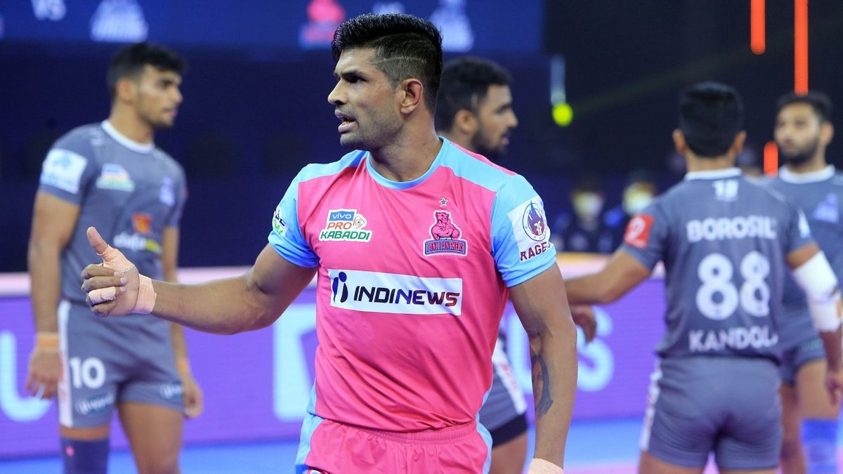 Deepak Hooda of Jaipur Pink Panthers claims his point against Haryana Steelers in Match 97 of VIVO Pro Kabaddi League Season 8