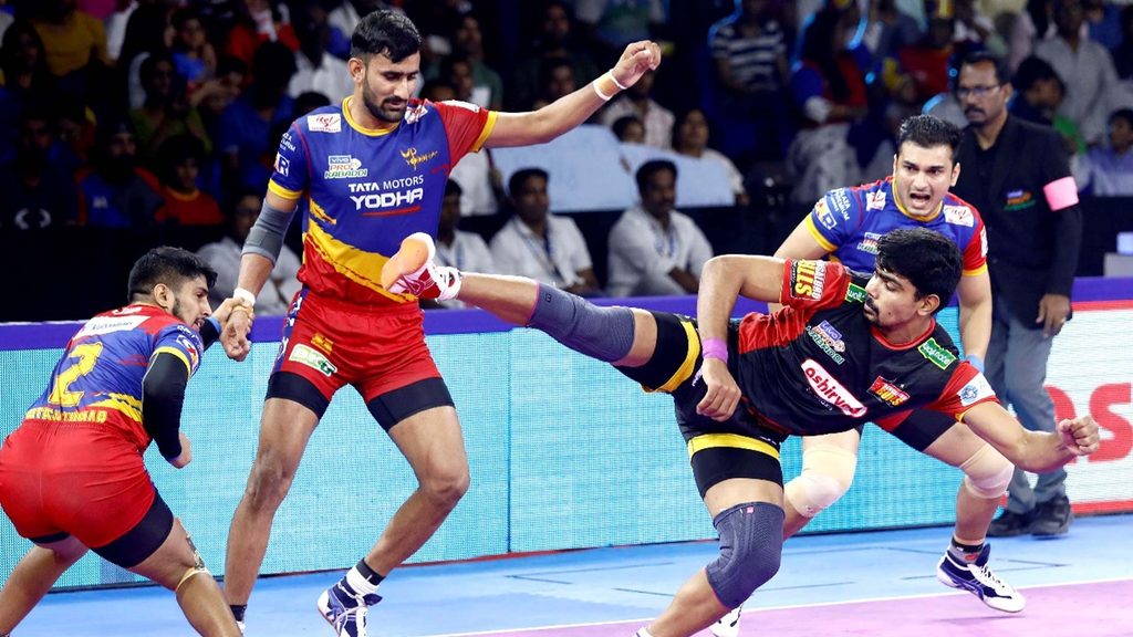 Pawan Kumar Sehrawat in action against U.P. Yoddha in vivo Pro Kabaddi Season 7.