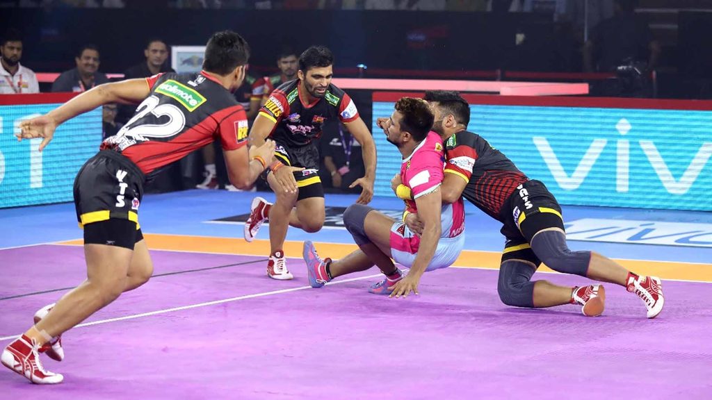 Bengaluru Bulls’ defence scored 16 tackle points against Jaipur Pink Panthers.
