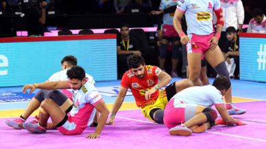 Match 44: Gujarat Fortunegiants vs Jaipur Pink Panthers Match 44: Gujarat Fortunegiants vs Jaipur Pink Panthers