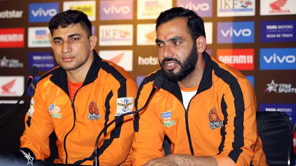 Puneri Paltan coach Anup Kumar and raider Nitin Tomar in the post-match press conference.