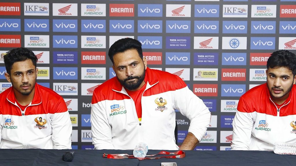 Gujarat Fortunegiants' Sunil Kumar, Manpreet Singh in the post-match press conference.