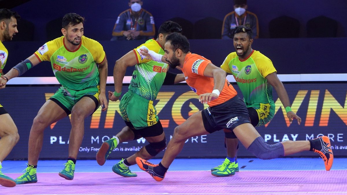 Abhishek Singh of U Mumba looks for a point against Patna Pirates in Match 103 of VIVO Pro Kabaddi League Season 8
