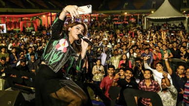 Fan Fest ft. Kanika Kapoor, Amit Trivedi and Darshan Raval Fan Fest ft. Kanika Kapoor, Amit Trivedi and Darshan Raval