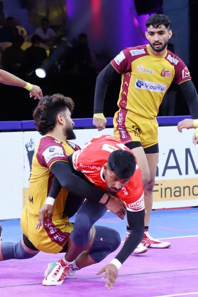 Jasvir Singh profile - Age, Raid Points, Tackles, Position, Team ...