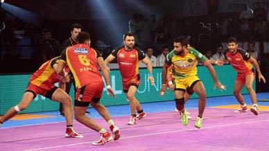 Match 129: Patna Pirates vs Bengaluru Bulls Match 129: Patna Pirates vs Bengaluru Bulls