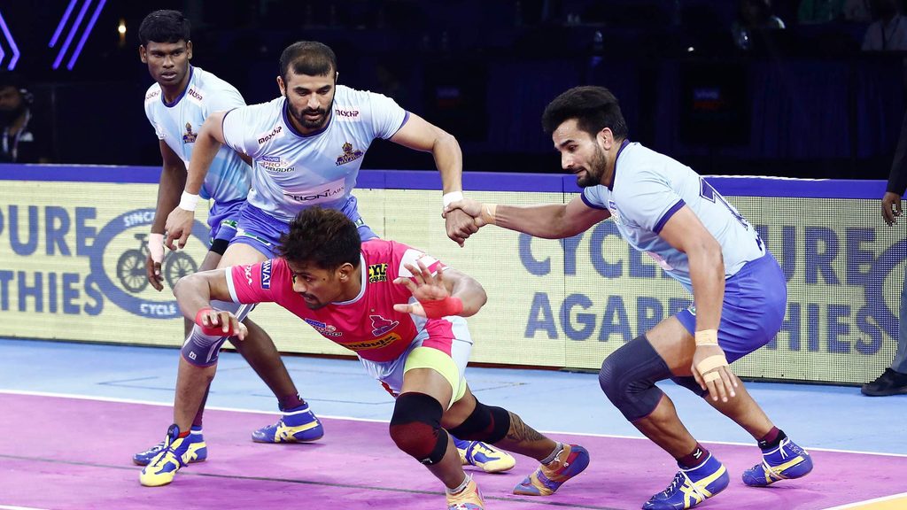 Nilesh Salunke scored 7 raid points and was the most successful raider of the contest.