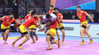 Match 112: Gujarat Fortunegiants vs Tamil Thalaivas Match 112: Gujarat Fortunegiants vs Tamil Thalaivas
