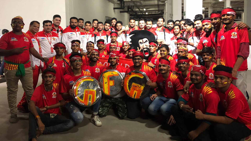 Giant's Army show their support for Gujarat Fortunegiants Giant's Army show their support for Gujarat Fortunegiants