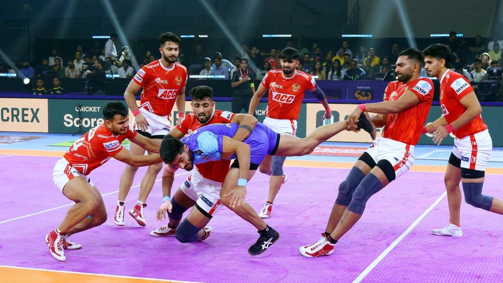 Jitender Yadav (Gujarat Giants) | Defender of the Day: November 13 ...