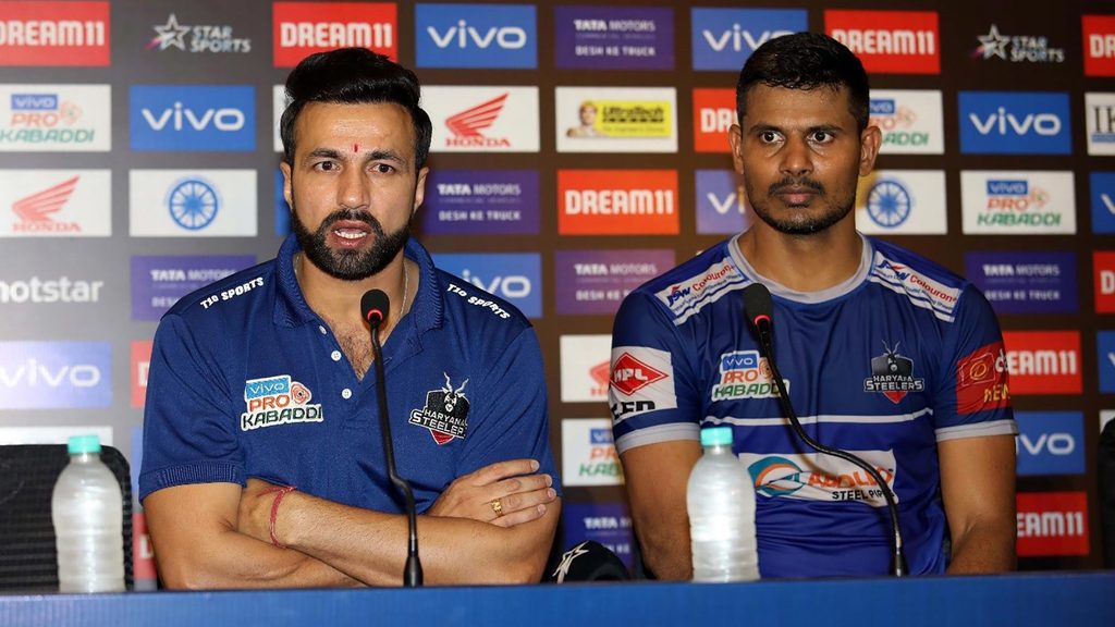 Haryana Steelers’ coach Rakesh Kumar and raider Prashanth Kumar Rai at the post-match press conference.