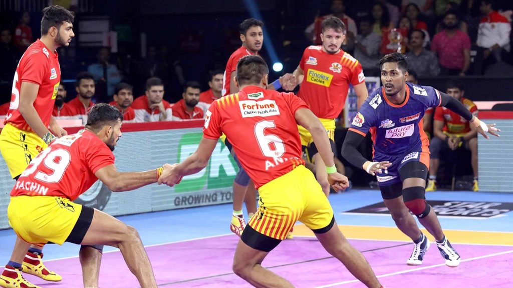 K. Prapanjan in action against Gujarat Fortunegiants in Match 41.