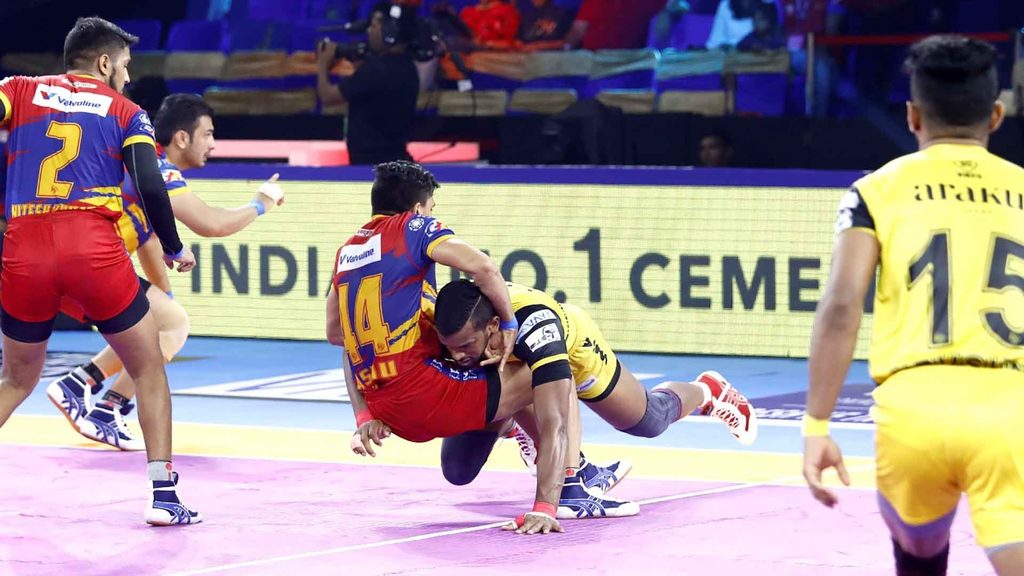 Siddharth Desai scored a Super 10 to lead Telugu Titans to a win.