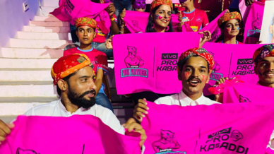 Panthers Pack show their support for Jaipur Pink Panthers Panthers Pack show their support for Jaipur Pink Panthers