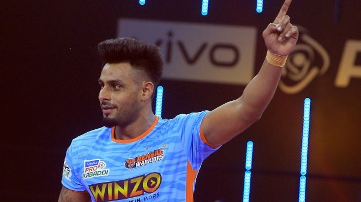 Maninder Singh of Bengal Warriors celebrates after a successful raid against Tamil Thalaivas in Match 51 of VIVO Pro Kabaddi League Season 8.