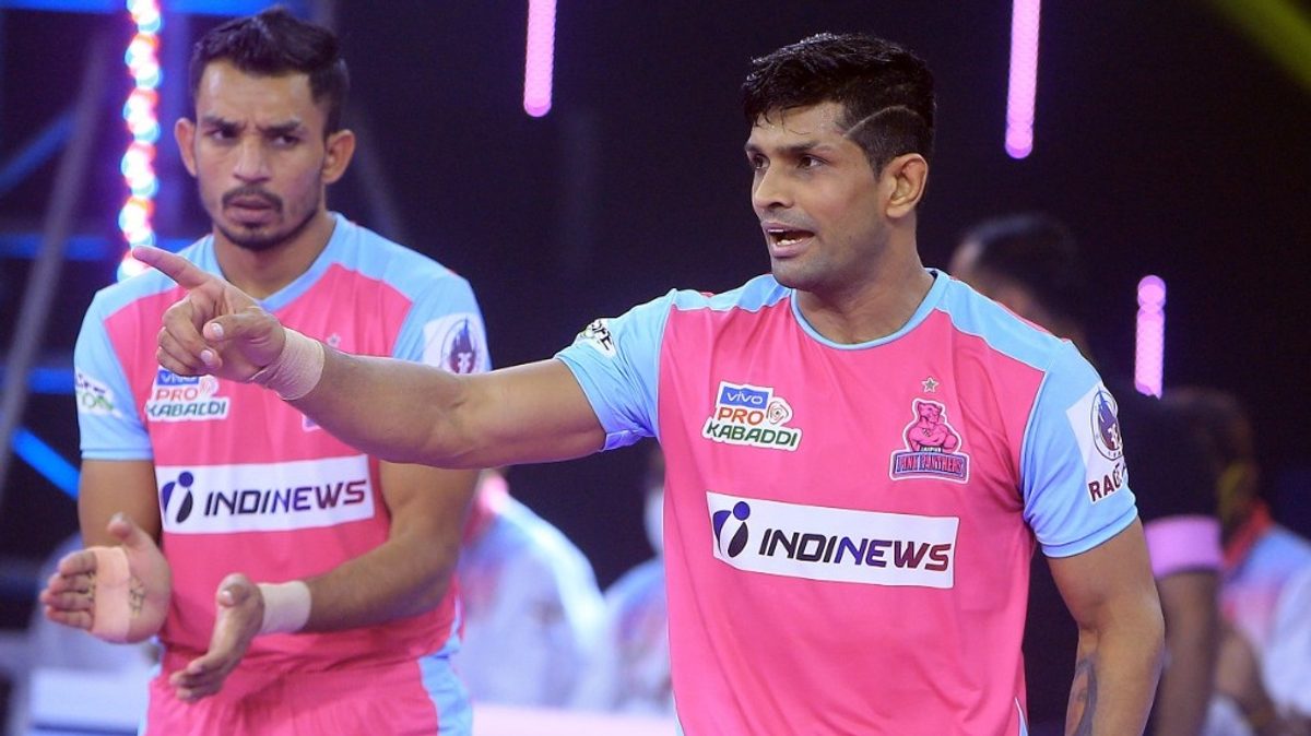 Deepak Hooda of Jaipur Pink Panthers accepting a point against Patna Pirates in Match 53 of VIVO Pro Kabaddi League Season 8.
