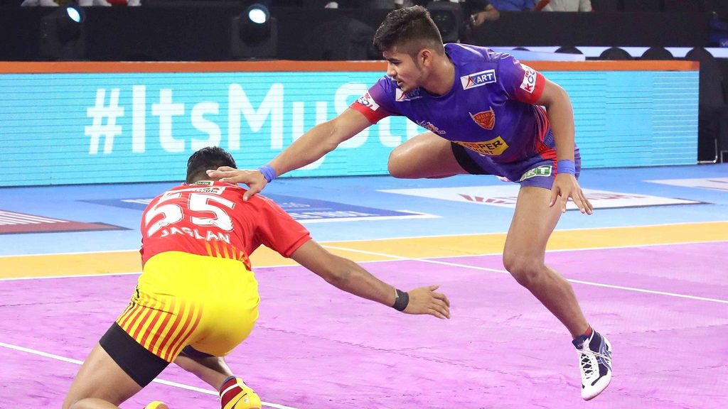 Naveen Kumar’s Super 10 wasn’t enough for Dabang Delhi K.C. to overcome Gujarat Fortunegiants