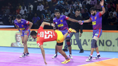 Match 20: Gujarat Fortunegiants vs Dabang Delhi K.C. Match 20: Gujarat Fortunegiants vs Dabang Delhi K.C.