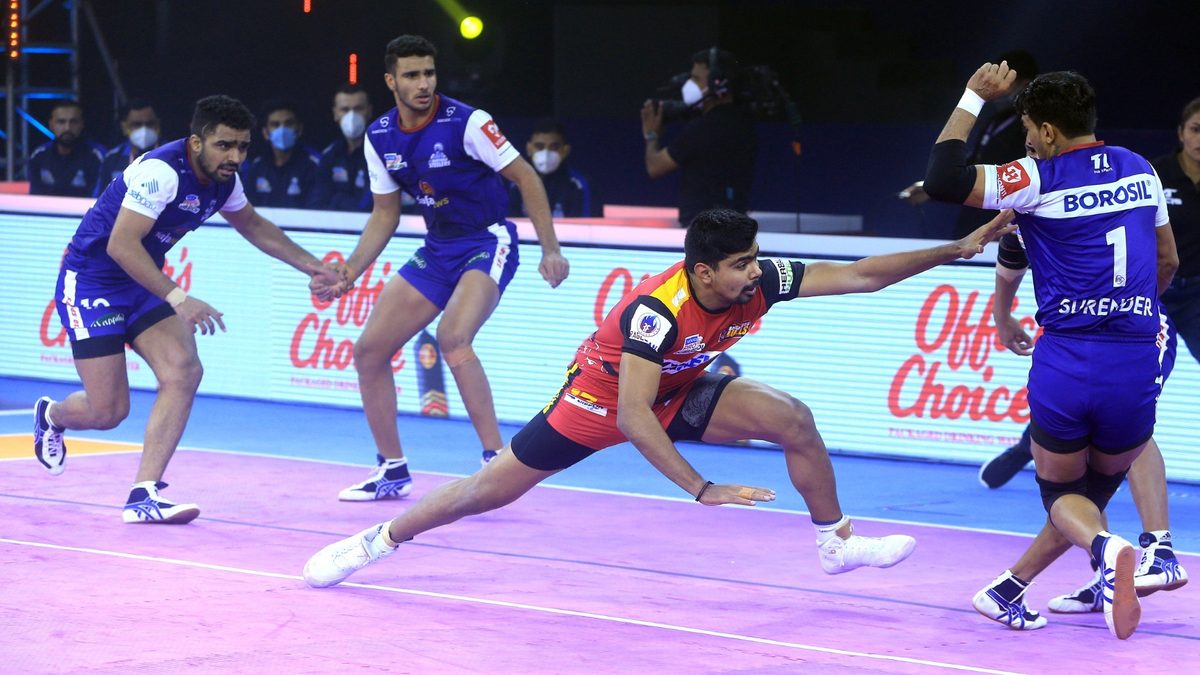 Bengaluru Bulls' Pawan Sehrawat tries to get a point against Haryana Steelers in Match 22 of VIVO Pro Kabaddi League Season 8