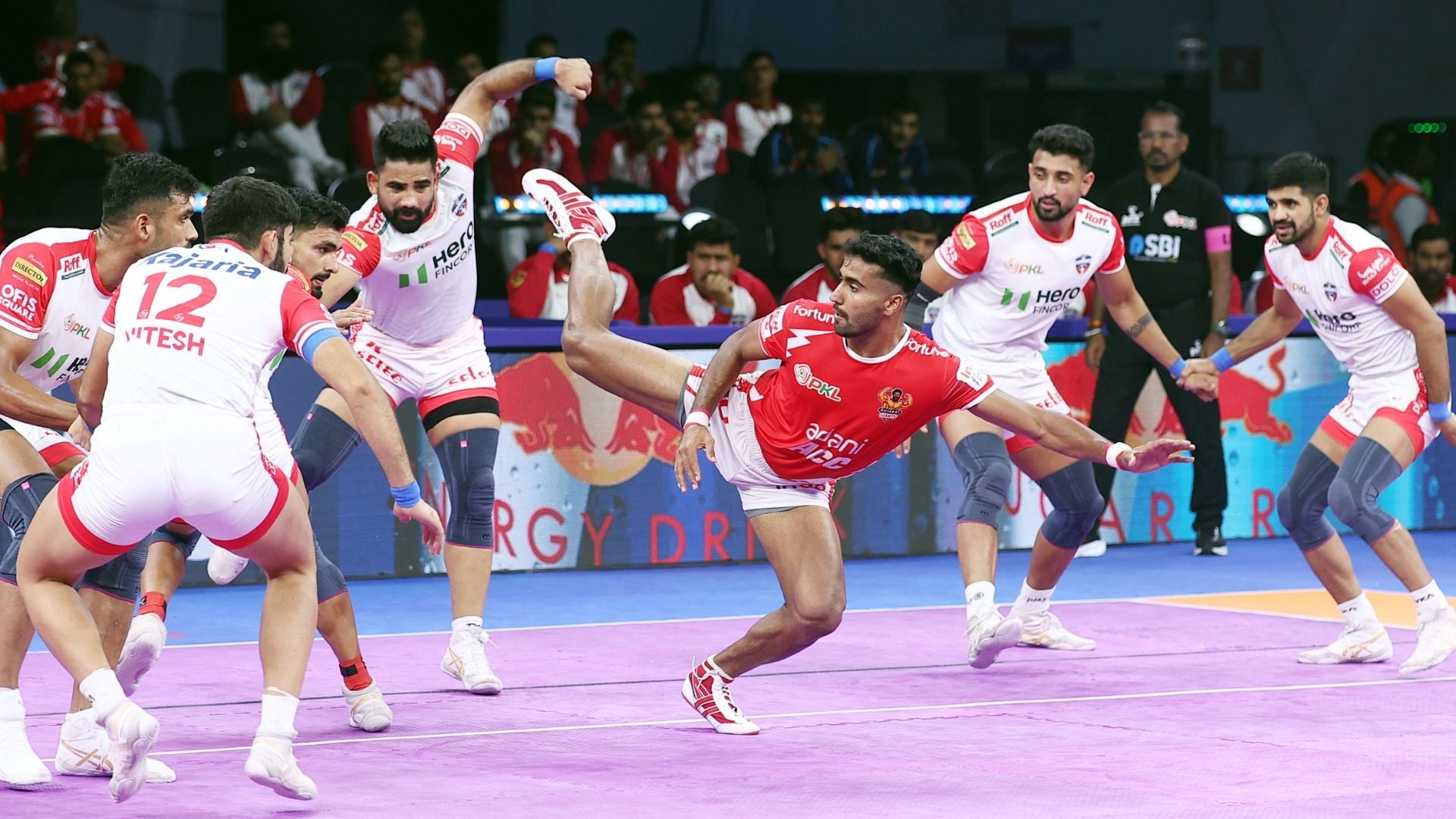 Rakesh’s career-best 20 points power Gujarat Giants past UP Yoddhas in ...