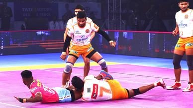 Match 111: Jaipur Pink Panthers vs Puneri Paltan Match 111: Jaipur Pink Panthers vs Puneri Paltan