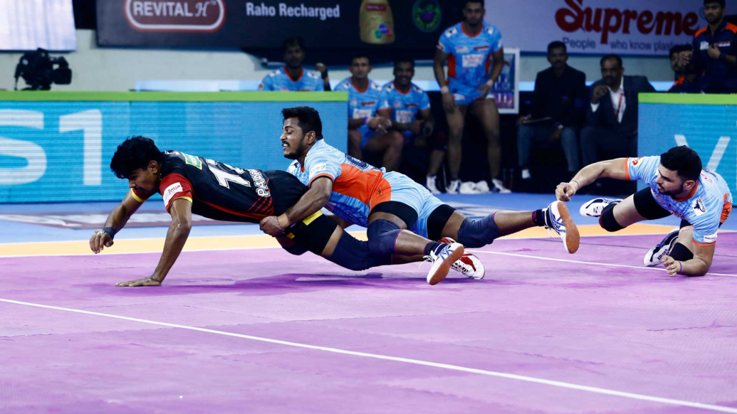 Match 24: Bengal Warriros vs Bengaluru Bulls Match 24: Bengal Warriros vs Bengaluru Bulls