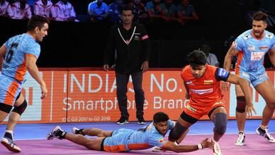 Match 77: Bengaluru Bulls vs Bengal Warriors Match 77: Bengaluru Bulls vs Bengal Warriors