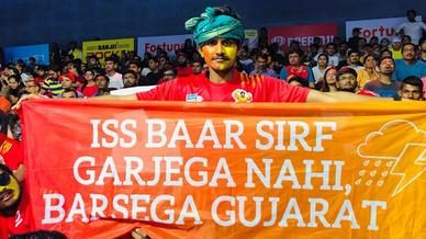 Giant's Army show their support for Gujarat Fortunegiants Giant's Army show their support for Gujarat Fortunegiants