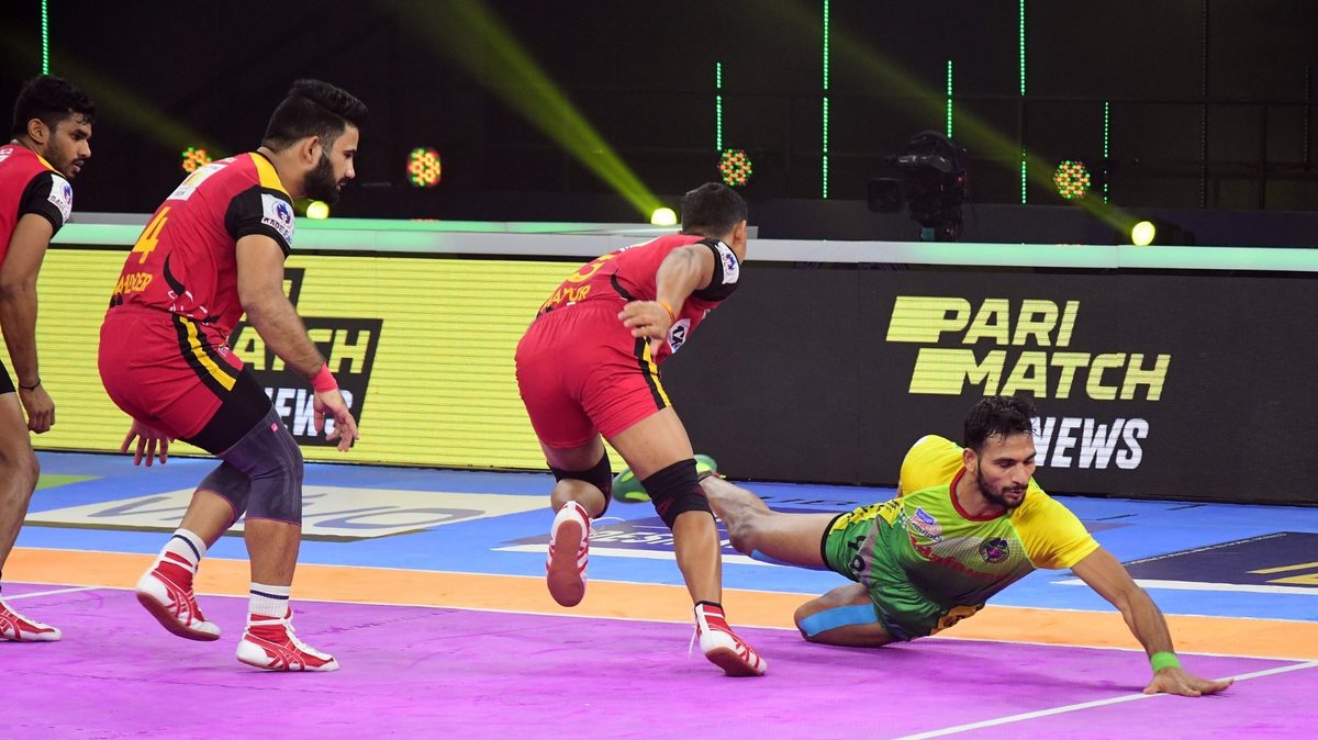 Sachin of Patna Pirates secures a point against the Bengaluru Bulls in Match 59 of VIVO Pro Kabaddi League Season 8