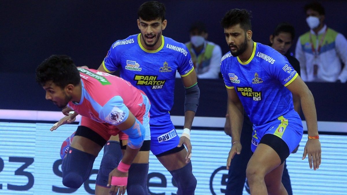 Arjun Deshwal of Jaipur Pink Panthers tries a cheeky back kick for a raid point against Tamil Thalaivas in Match 58 of VIVO Pro Kabaddi League Season 8