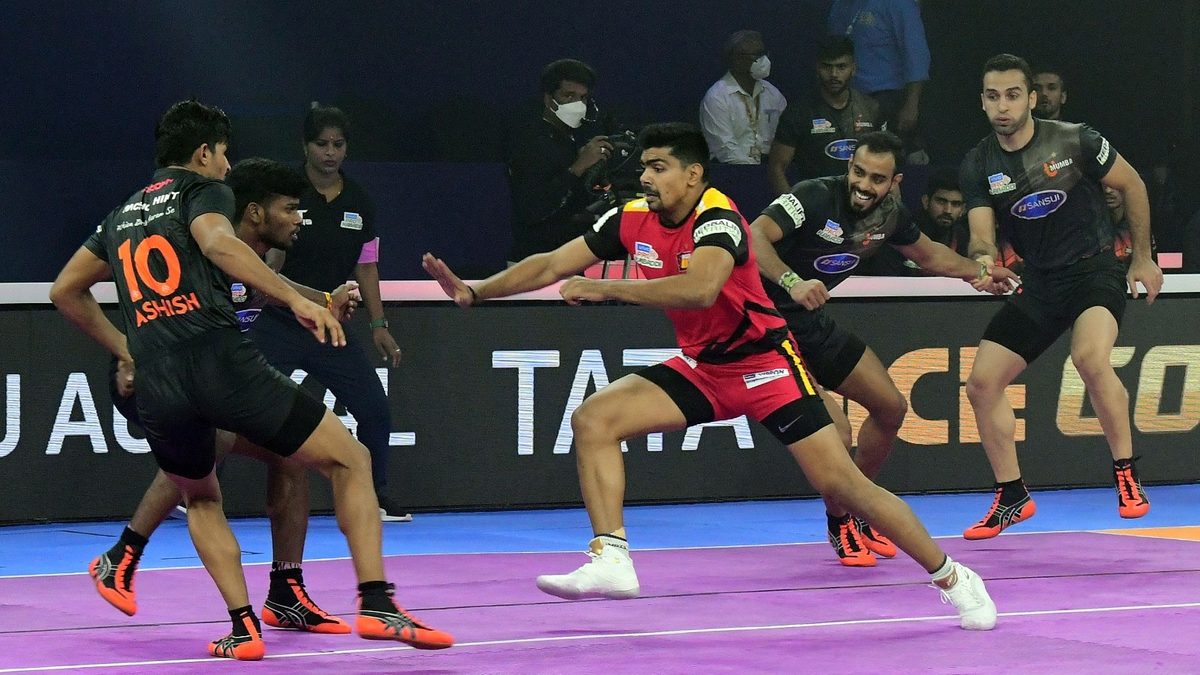 Pawan Sehrawat of Bengaluru Bulls in action against U Mumba in Match 1 of VIVO Pro Kabaddi League Season 8