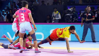 Match 100: Jaipur Pink Panthers vs Gujarat Fortunegiants Match 100: Jaipur Pink Panthers vs Gujarat Fortunegiants