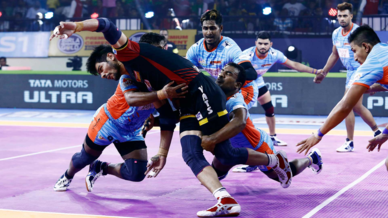 Match 24: Bengal Warriros vs Bengaluru Bulls Match 24: Bengal Warriros vs Bengaluru Bulls