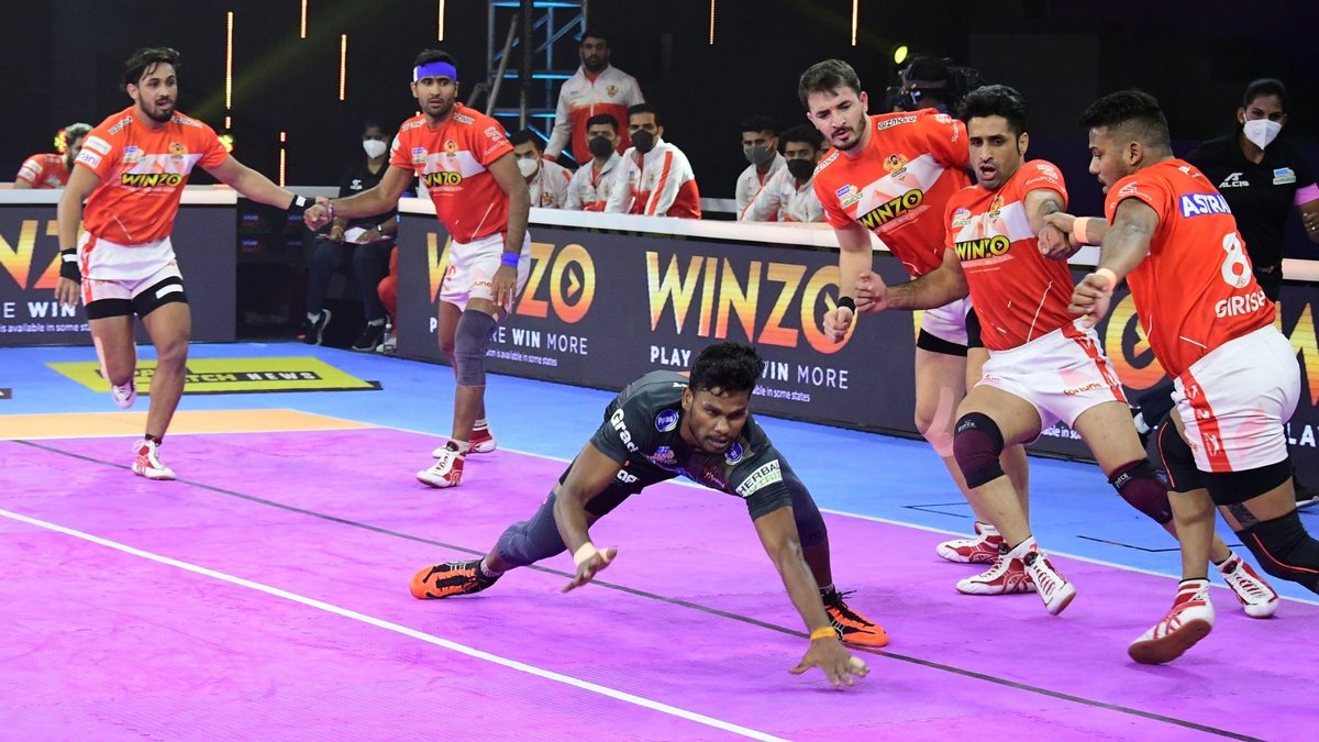 Ajith Kumar of U Mumba in action against Gujarat Giants in Match 131 of VIVO Pro Kabaddi League Season 8