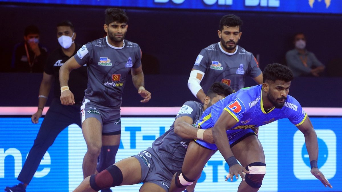 Ajinkya Pawar of Tamil Thalaivas looks to run away with a point against Haryana Steelers in Match 102 of VIVO Pro Kabaddi League Season 8