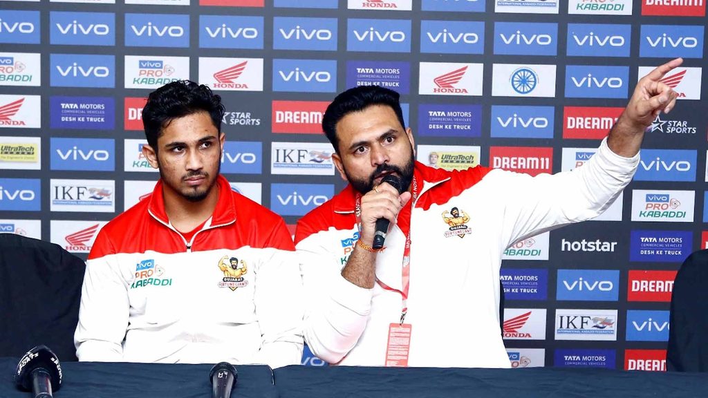 Manpreet Singh and Sunil Kumar addressing the media.