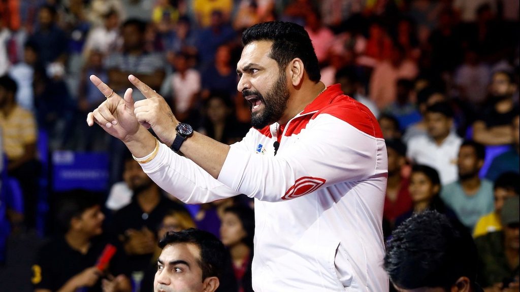 Gujarat Fortunegiants coach Manpreet Singh won the Dhyan Chand Award on National Sports Day 2020.
